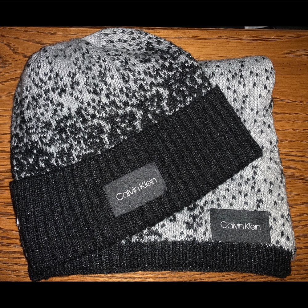 Calvin Klein Hat/Scarf set